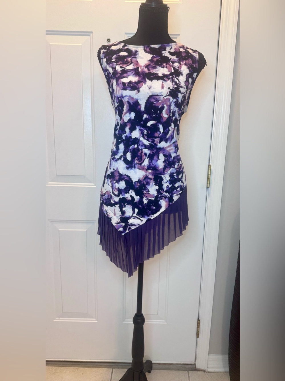 Sleeveless Purple Floral Asymmetric Pleated Tunic Top